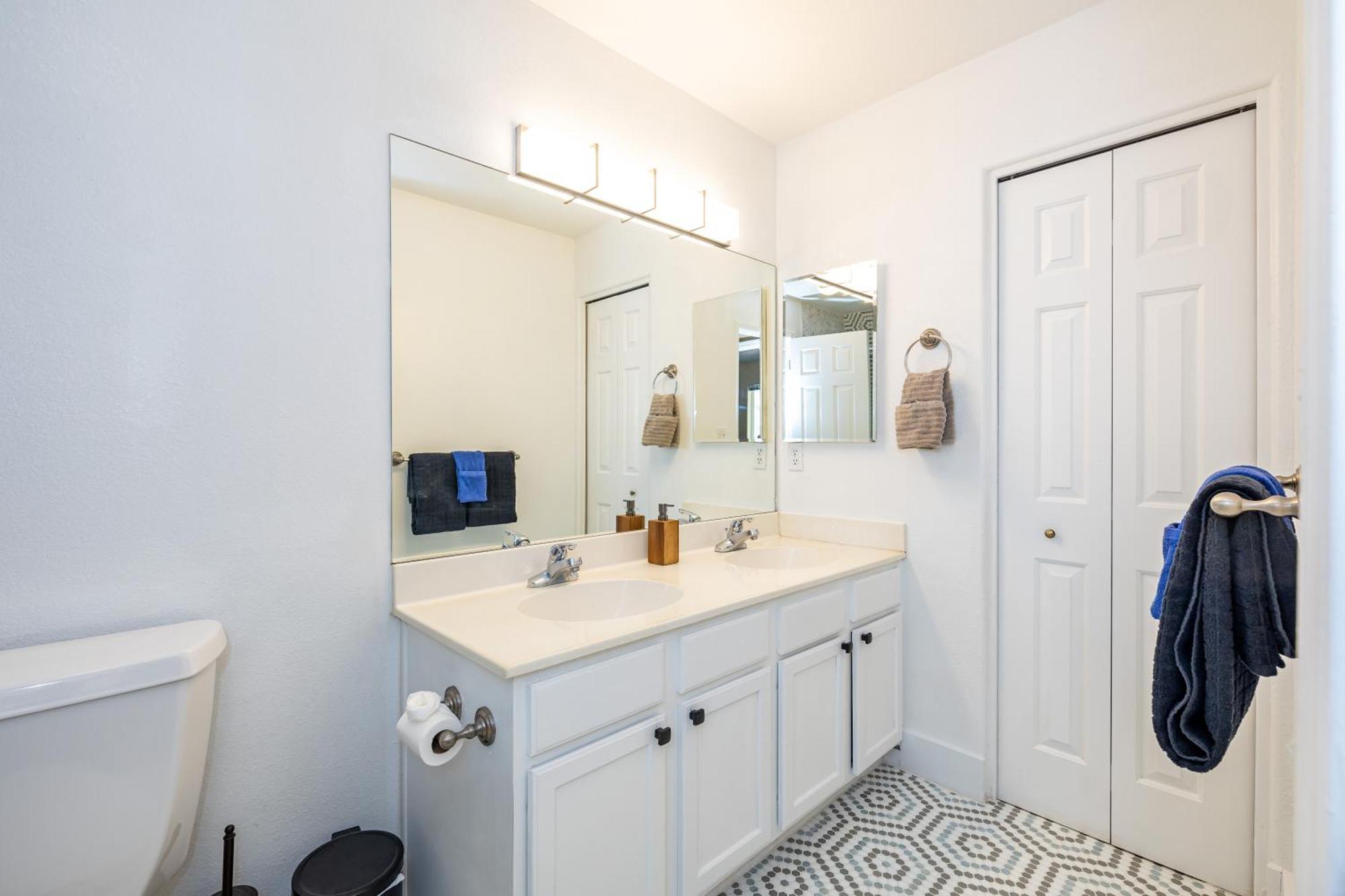 Villa Mountain Jewel Modern Townhome In The Pines Great Location Near Downtown *