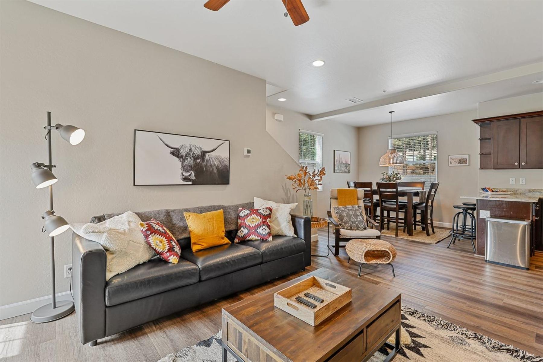 Beautiful Townhome Loaded With Amenities Excellent Location Great Value Ac * Flagstaff