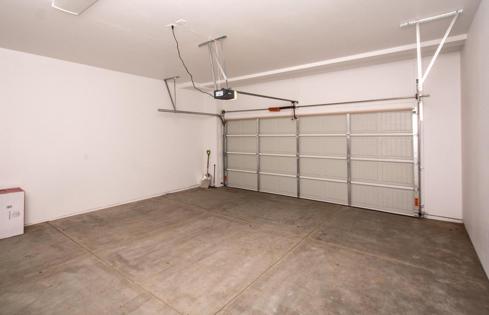 Chic Stylish 4 Bedroom Newly Built Town-home Perfect Location * Flagstaff