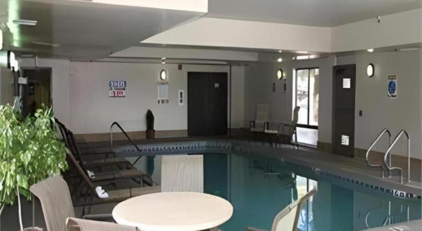 Flagstaff Hotel 3*