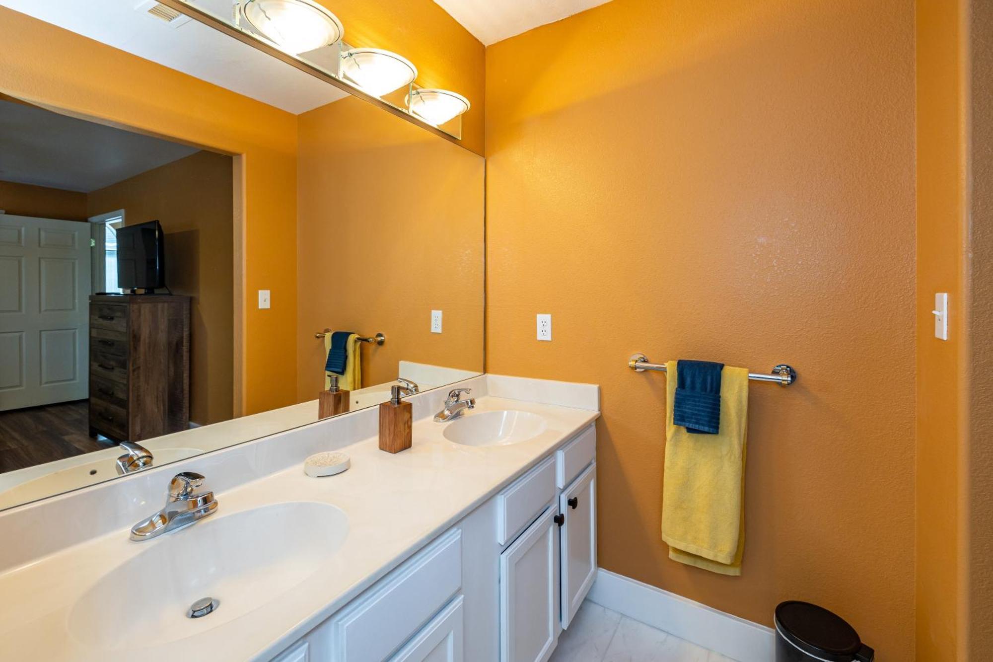 Villa Mountain Jewel Modern Townhome In The Pines Great Location Near Downtown Flagstaff