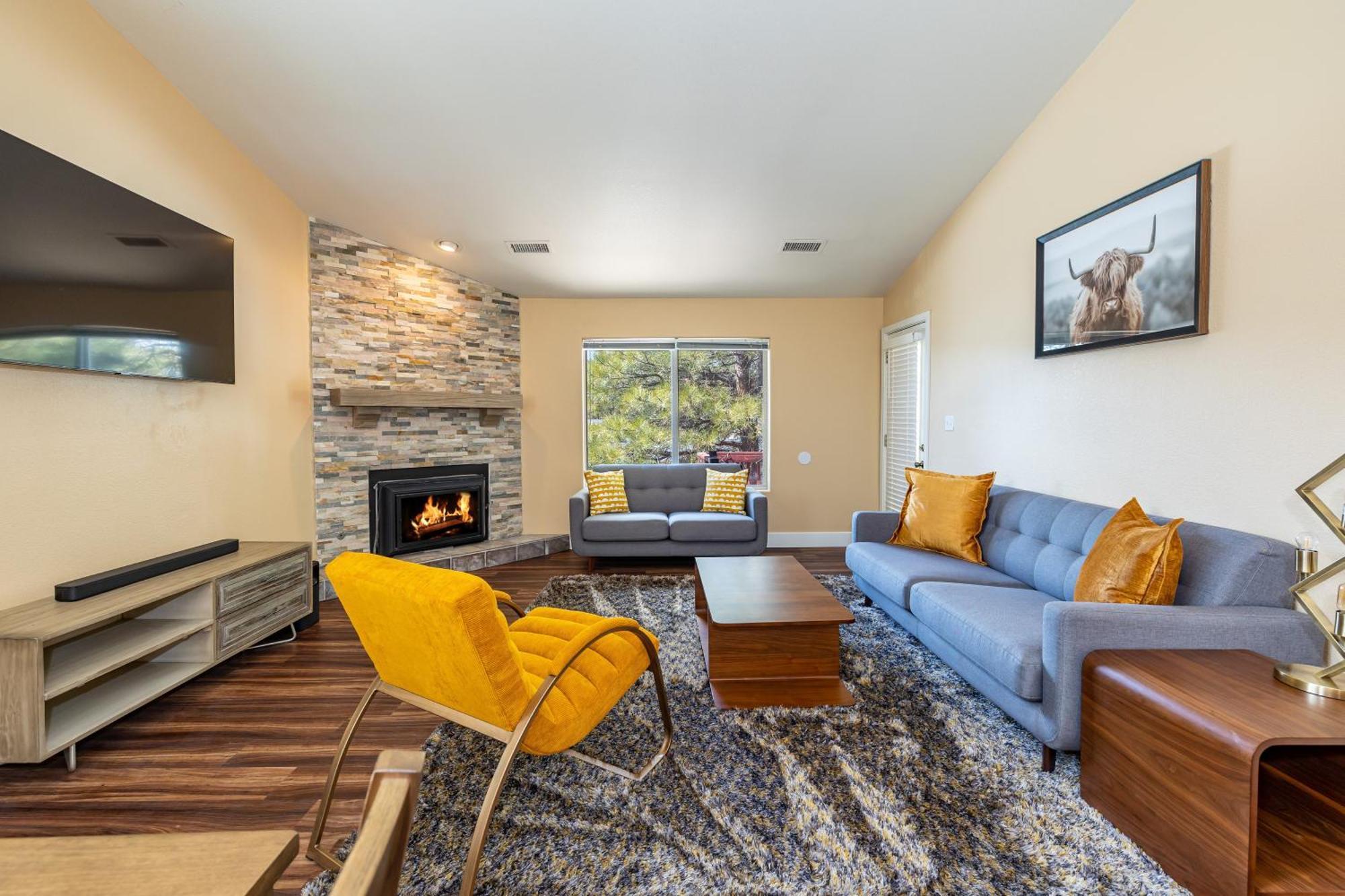 Villa Mountain Jewel Modern Townhome In The Pines Great Location Near Downtown *