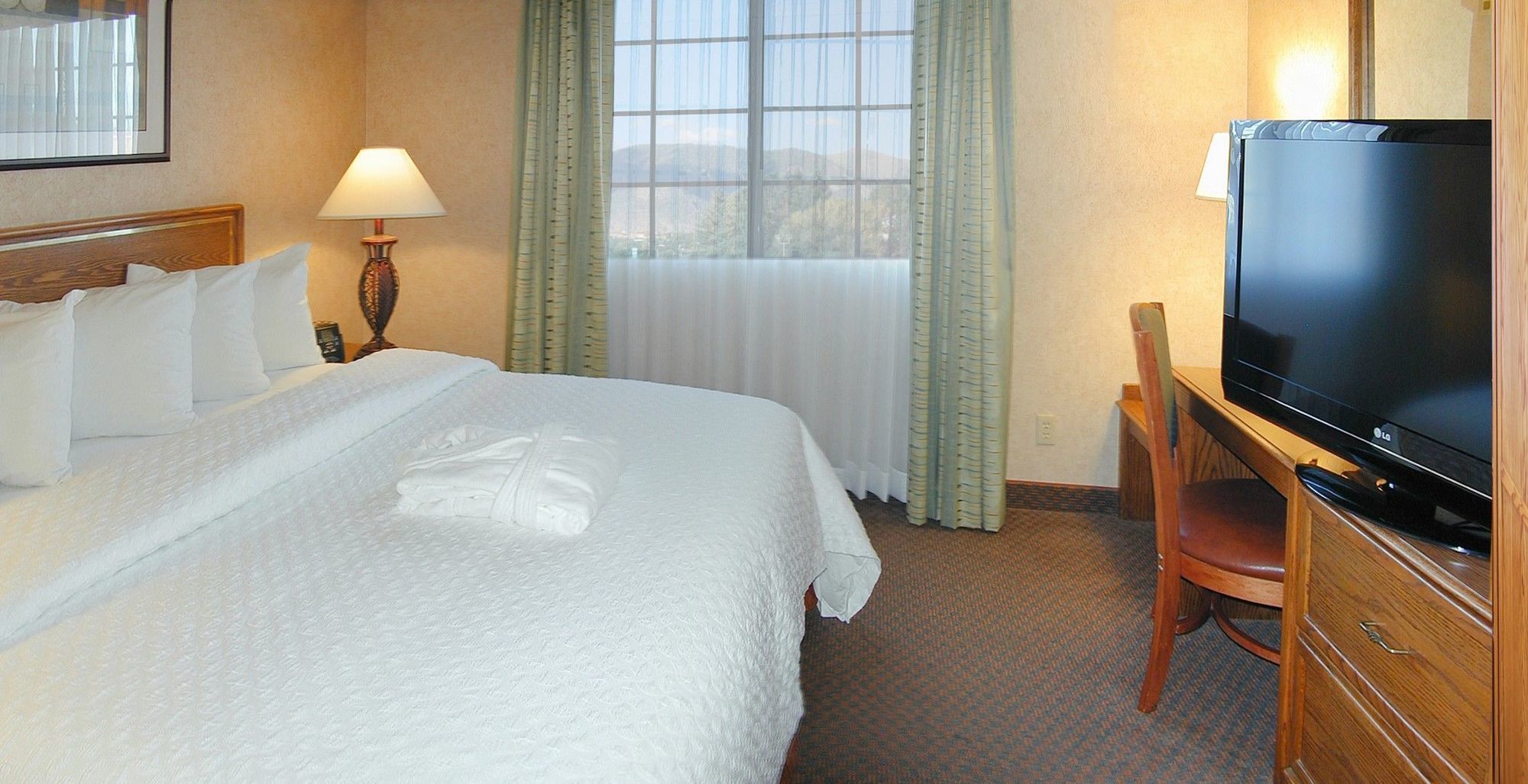 Hotel Embassy By Hilton 3*