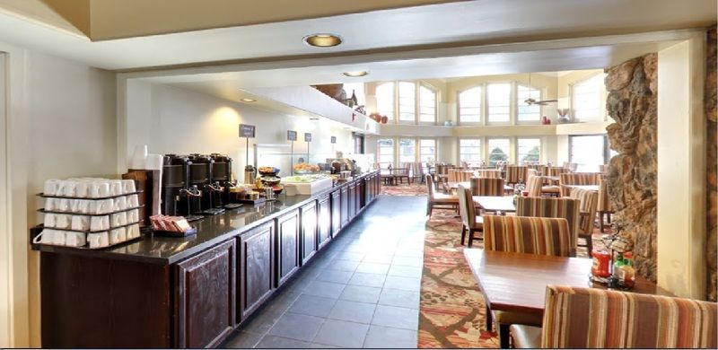 Hotel Embassy By Hilton 3*