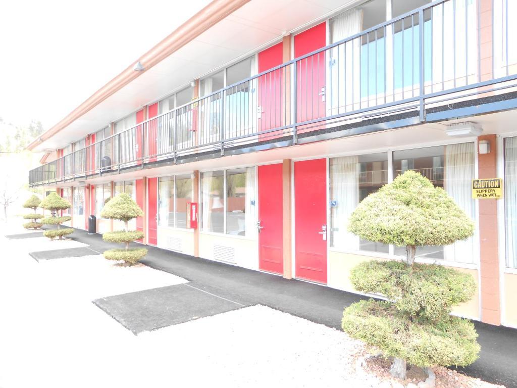 Motel Travelodge - Nau Conference Center 3*