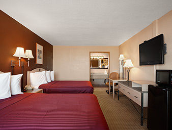 Travelodge Nau Conference Center 2*