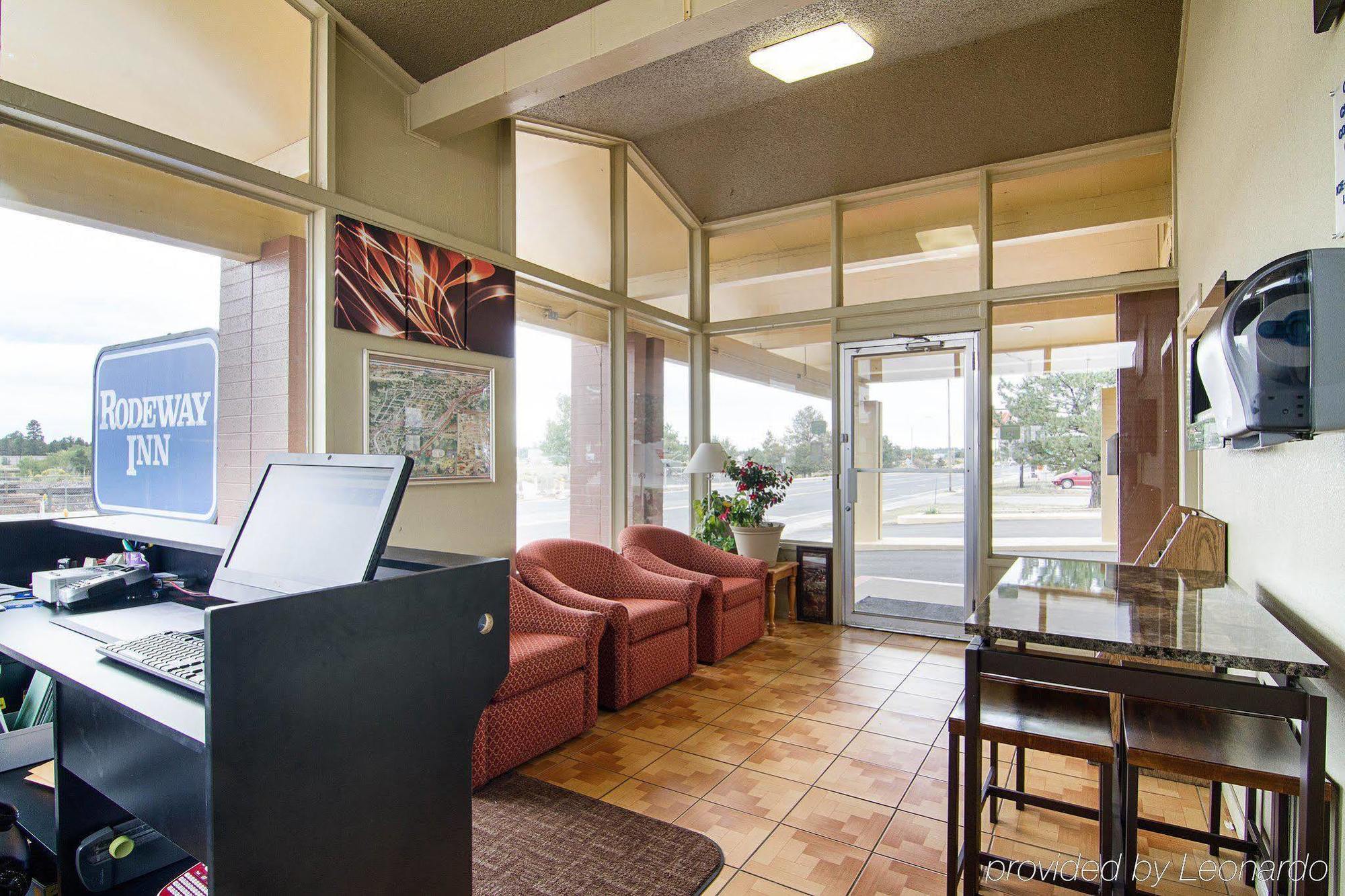 Rodeway East Route 66 Inn 2*