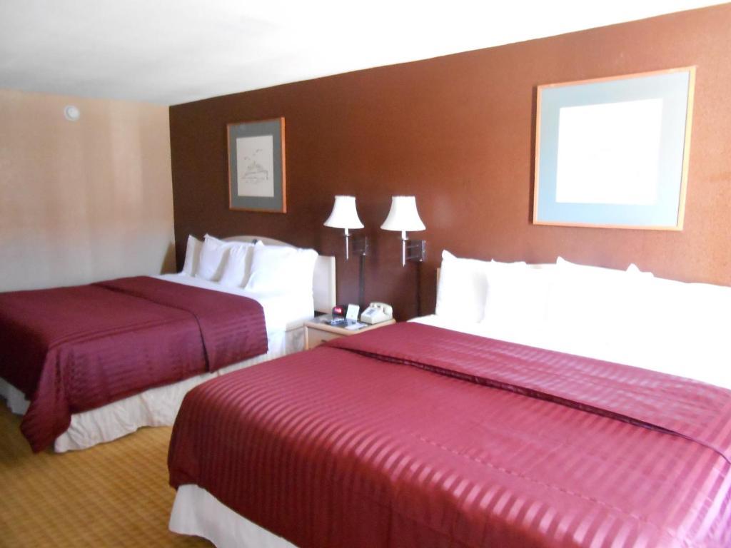 Travelodge - Nau Conference Center 3*