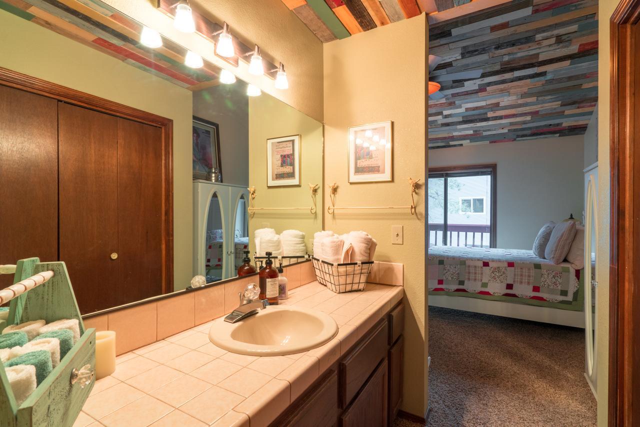Whispering Pines Bed & Breakfast