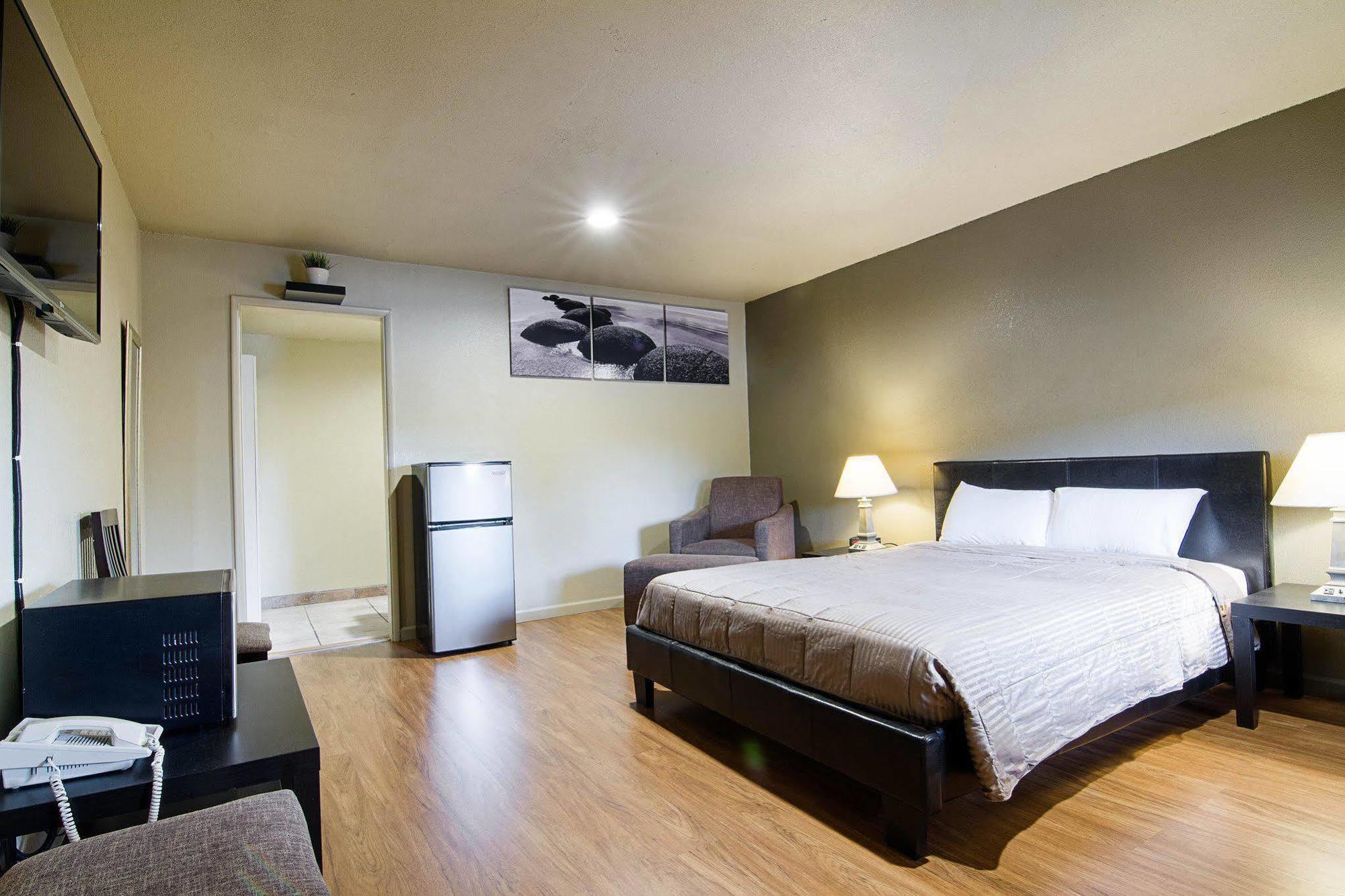 Rodeway East Route 66 Inn