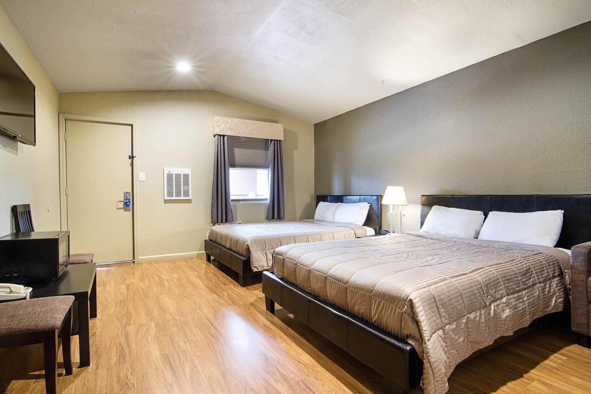 Rodeway East Route 66 Inn