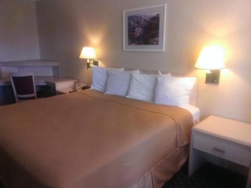 6 Az Hotel 3*