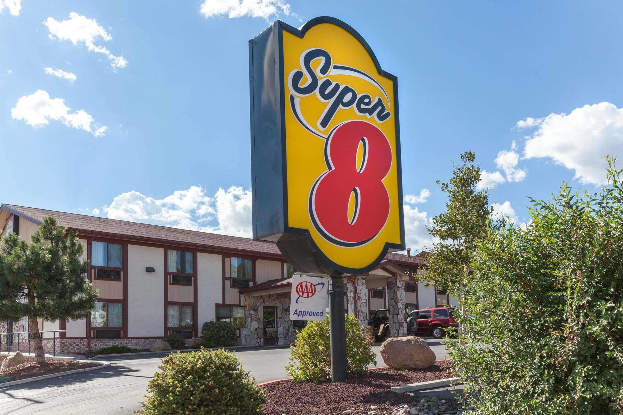 Hotel Super 8 By Wyndham 3*