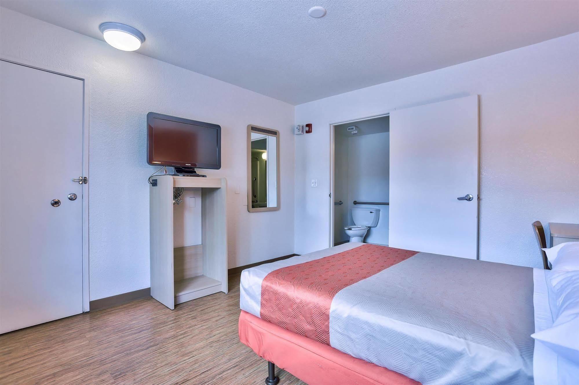 6-flagstaff, Az - West - Woodland Village Hotel 2*