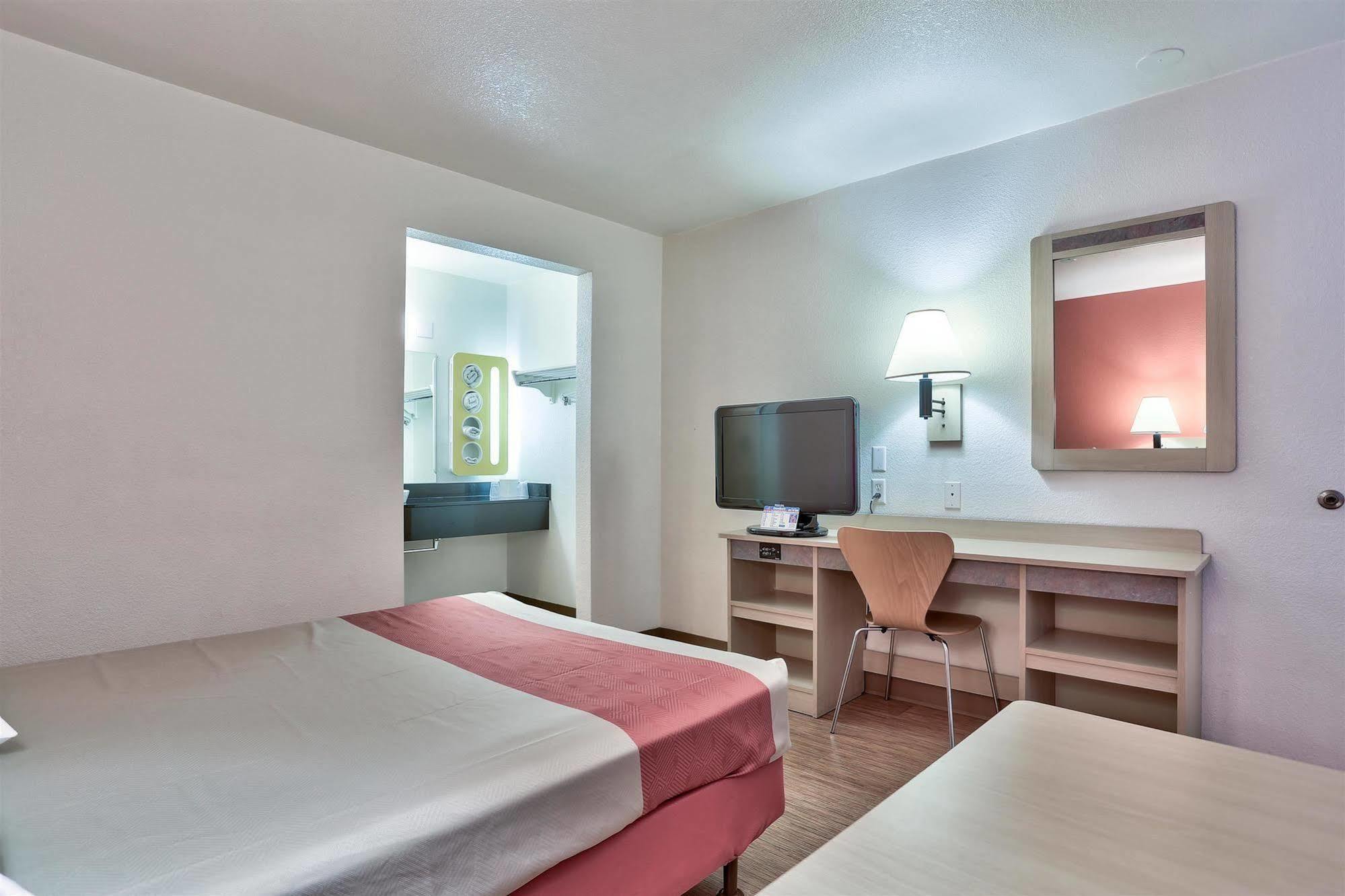 6-flagstaff, Az - West - Woodland Village Hotel 2*