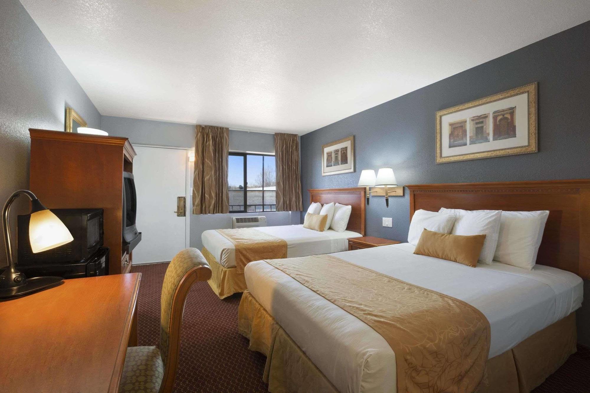 Travelodge By Wyndham Near I-40 Motel 3*