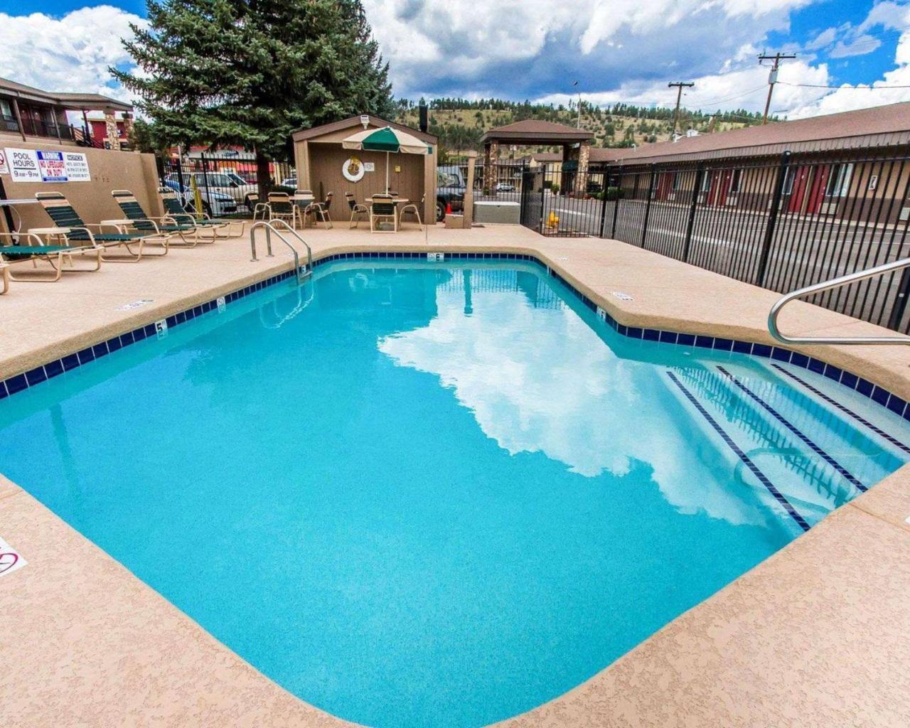 Econo Motel