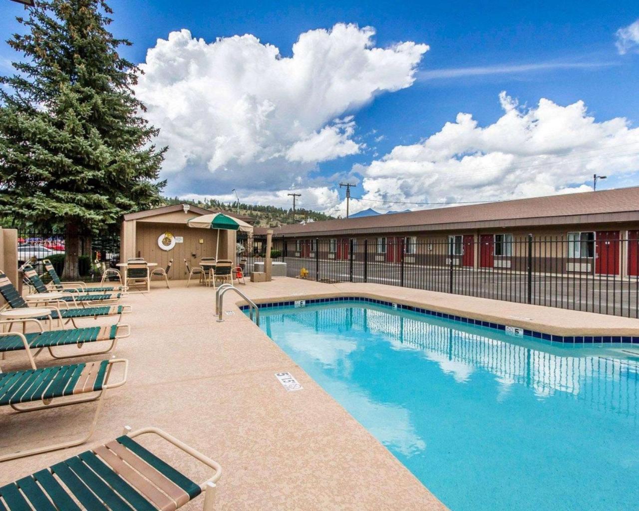 Econo Motel