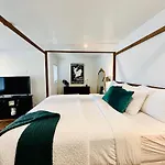 Bespoke Inn Flagstaff
