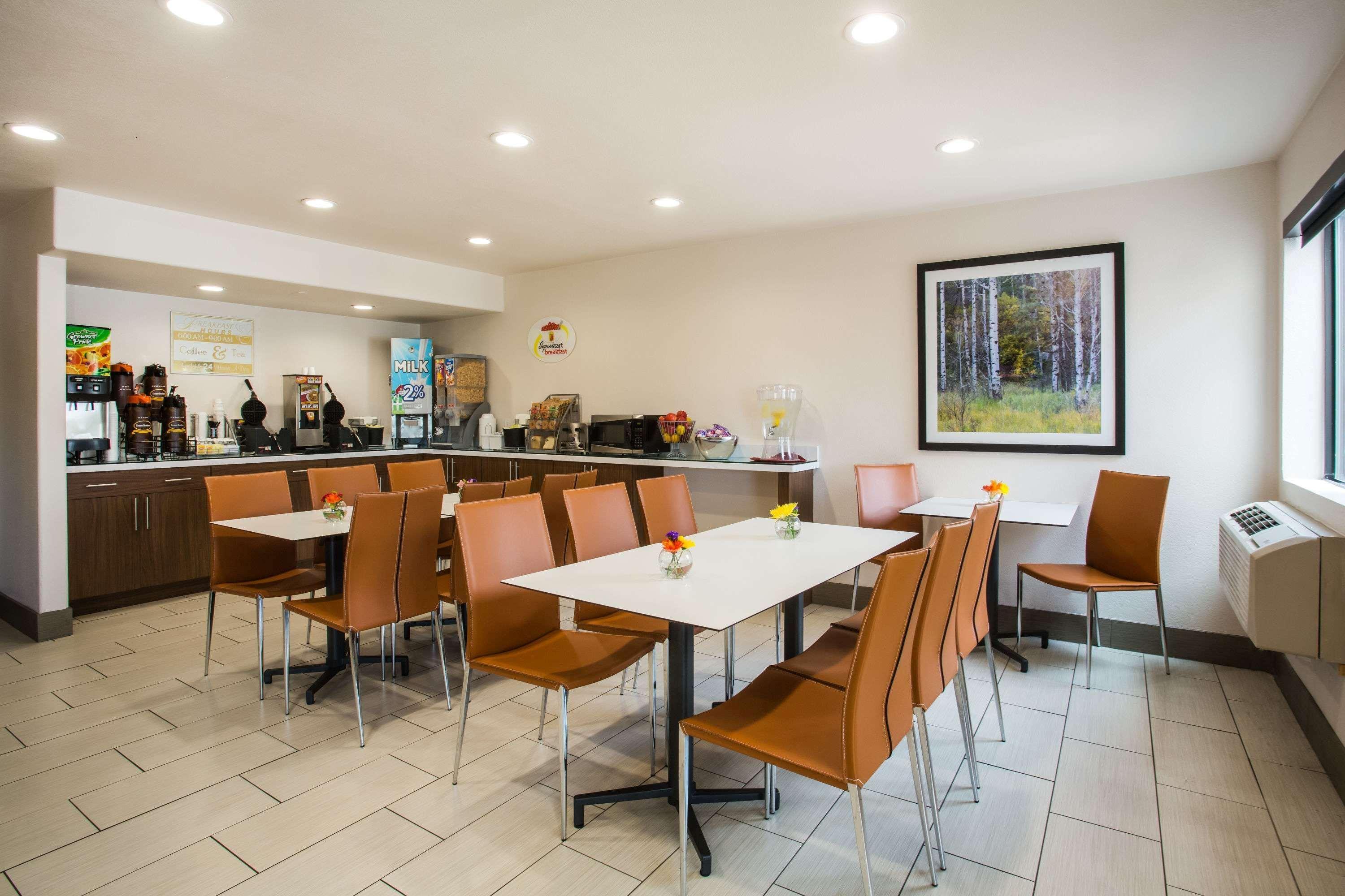Hotel Super 8 By Wyndham 3*