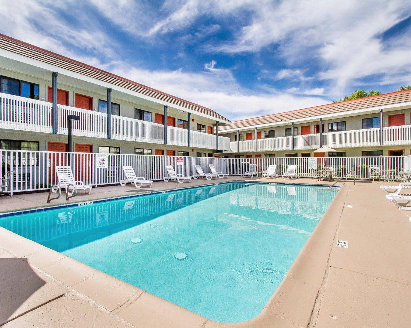 Quality East I-40 Inn