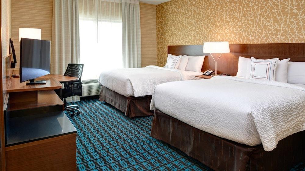 Fairfield & By Marriott East 3*