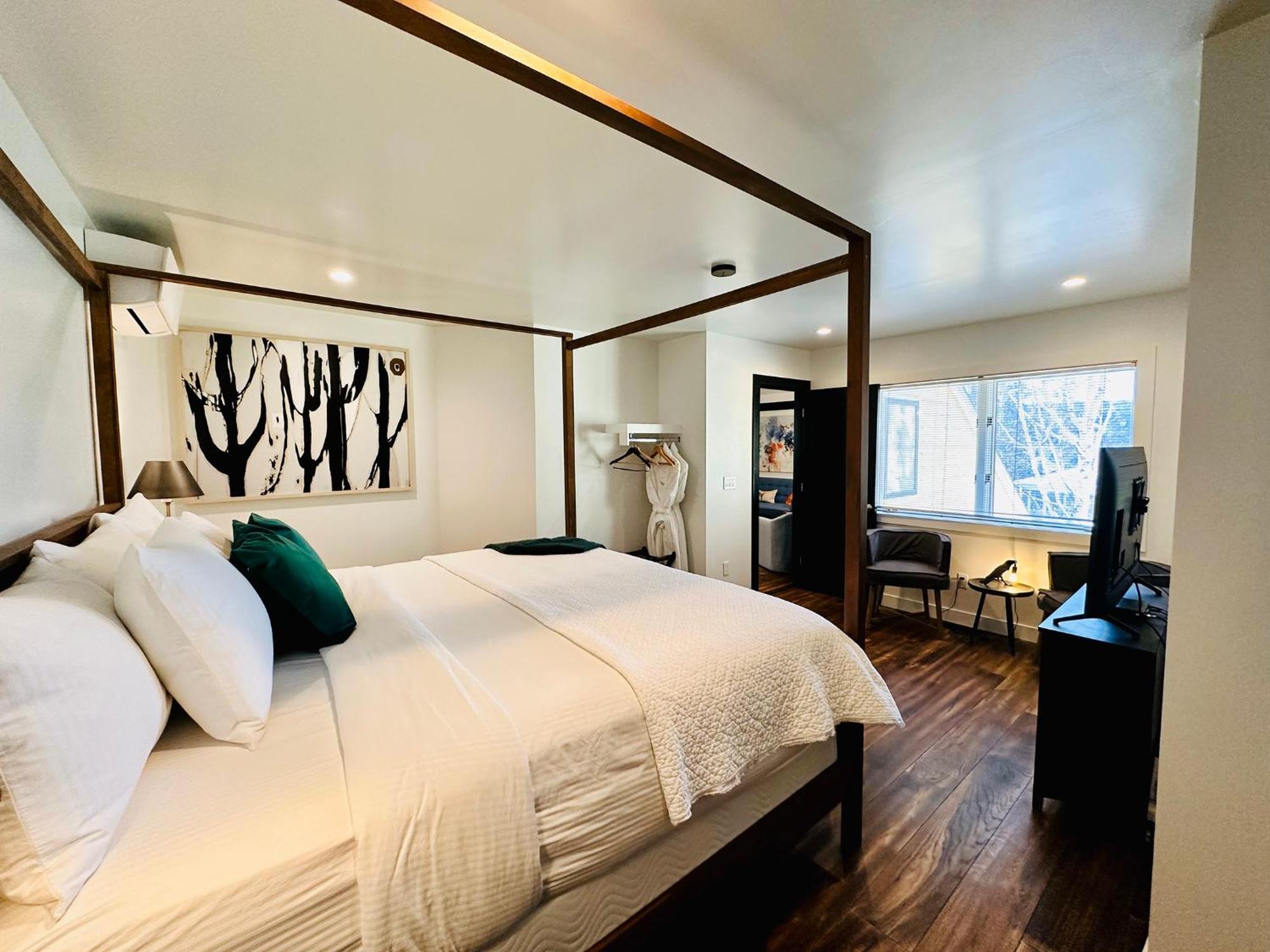 Bespoke Hotel 4*