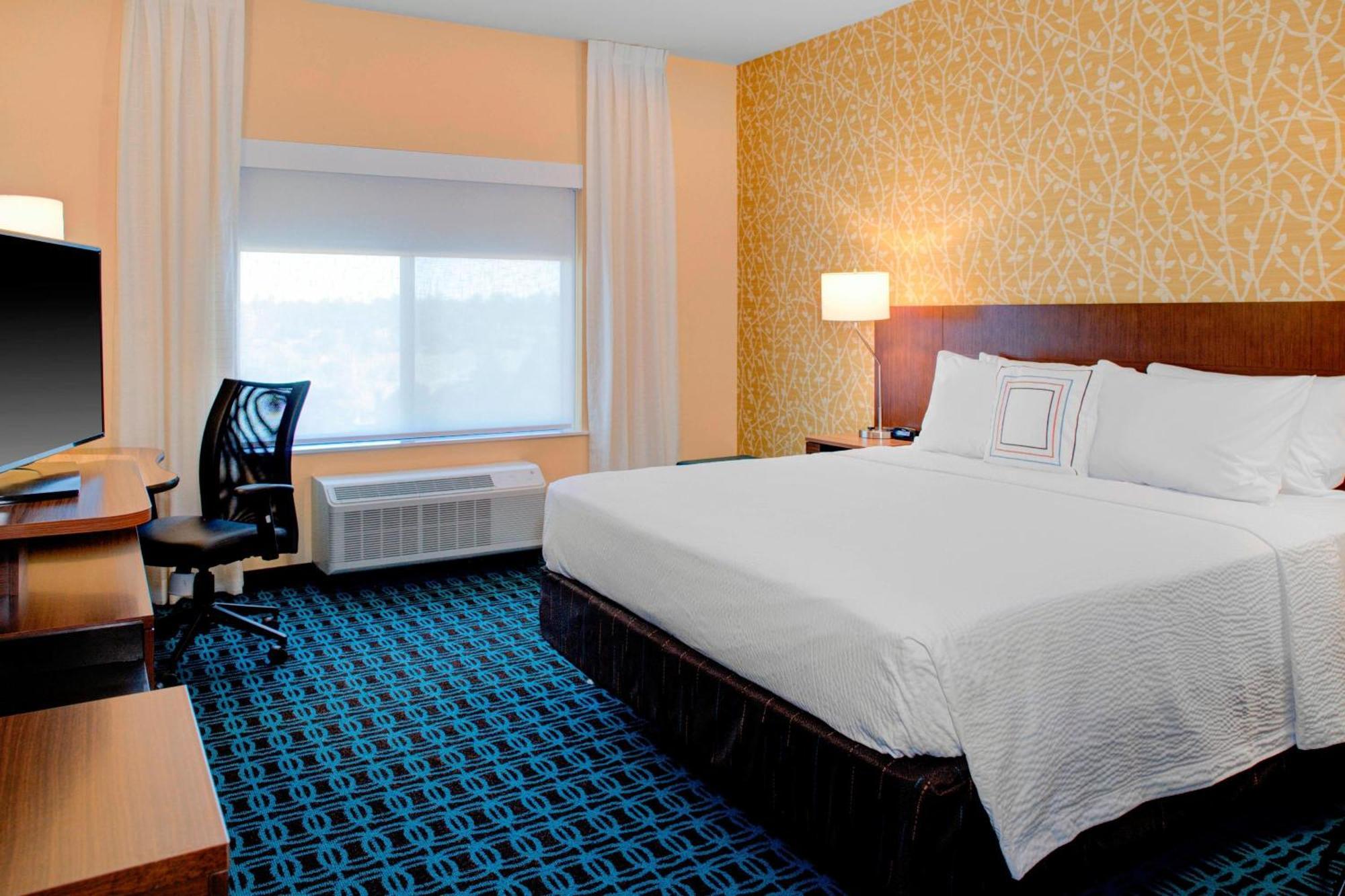 Hotel Fairfield & By Marriott East