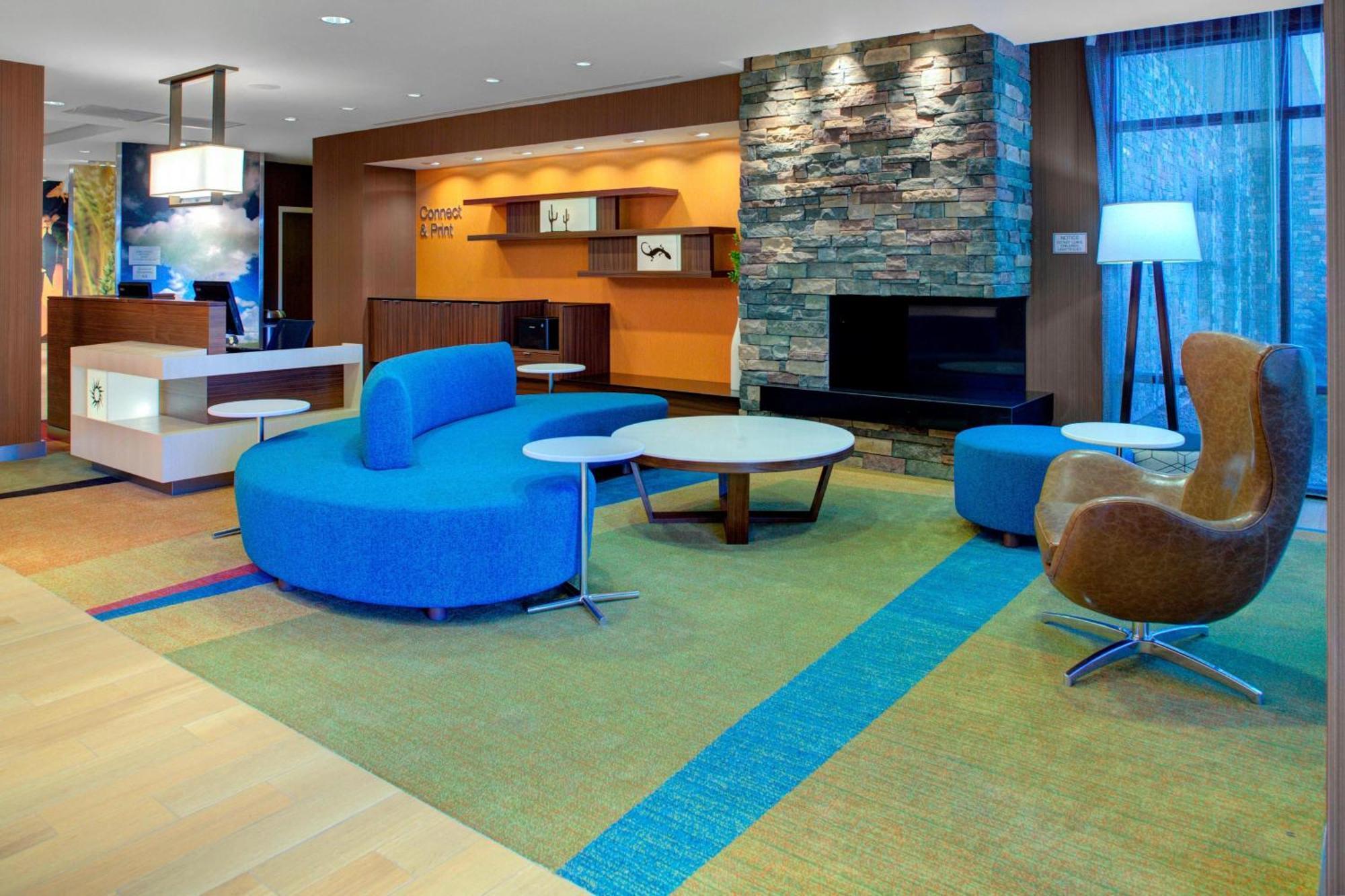 Hotel Fairfield & By Marriott East