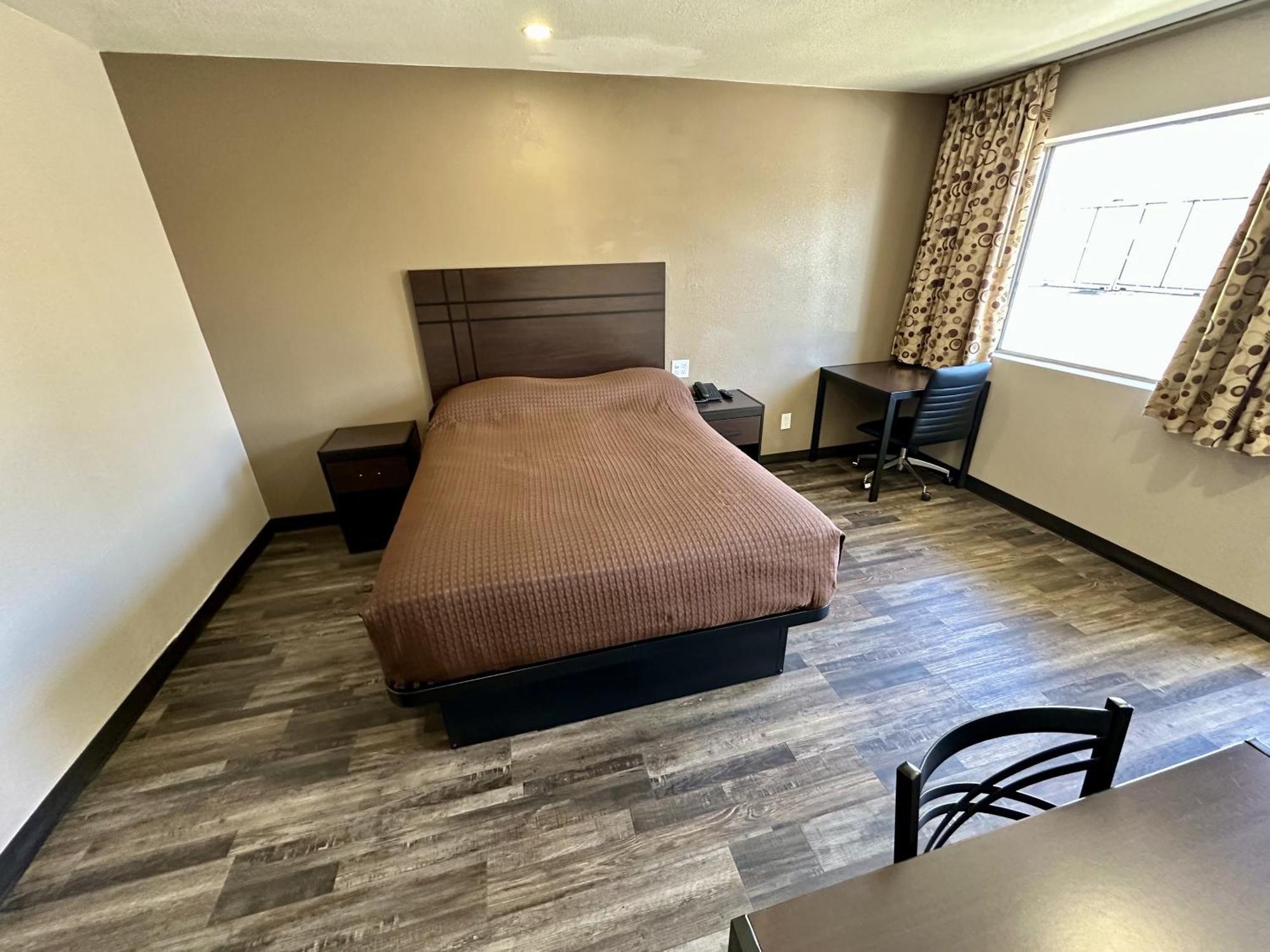 Motel West Nau - Downtown 2*