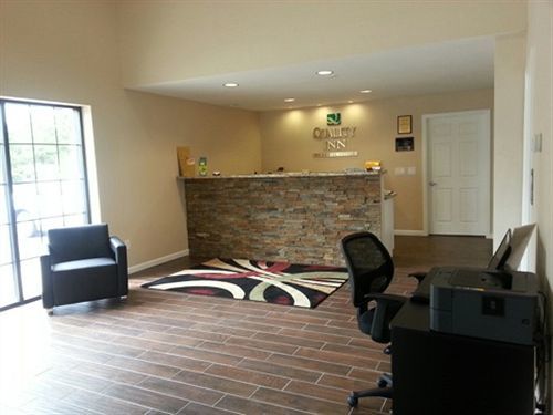 Quality East I-40 Inn 2*