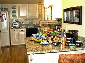 Whispering Pines 4*