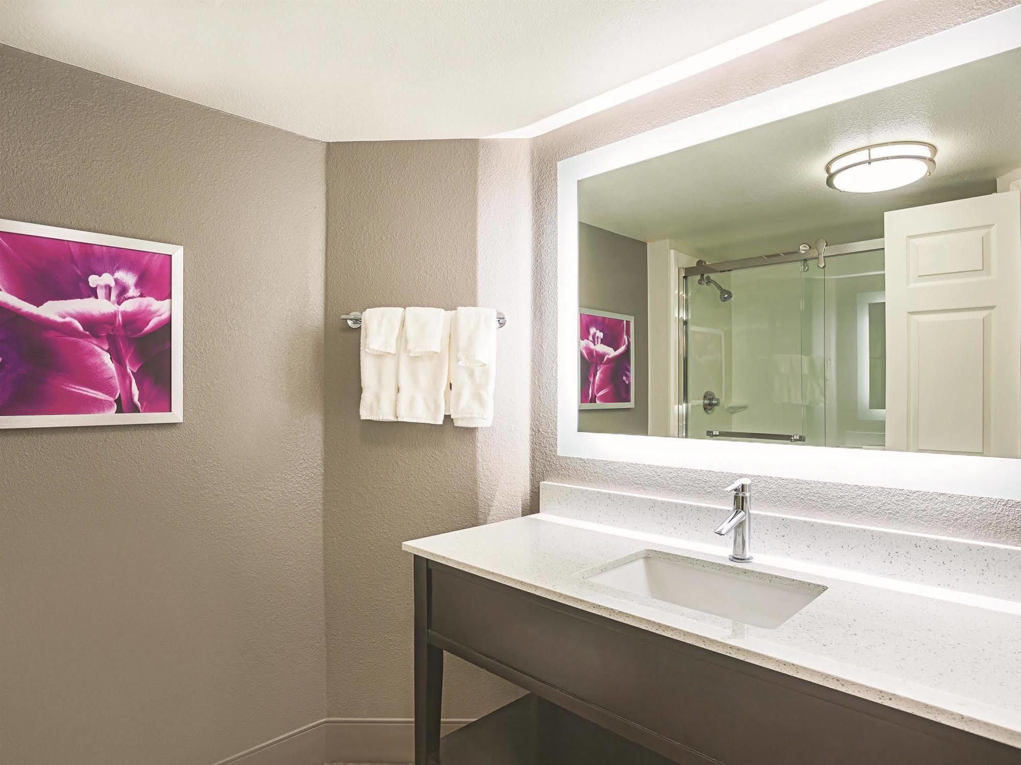 Hotel La Quinta By Wyndham 3*